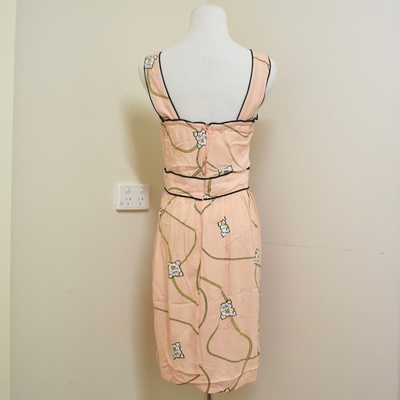 Shakuhachi Size 8 | Mini Vintage Going Out Print Women’s  Belt Dress - Picture 3 of 9